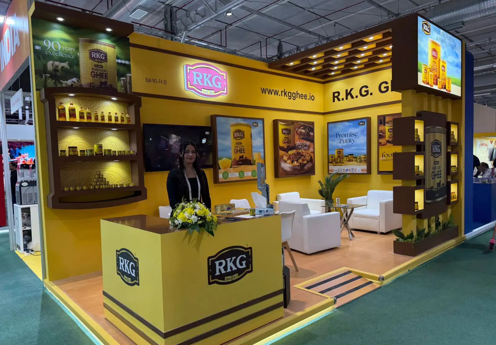 bespoke exhibition displays Middle East