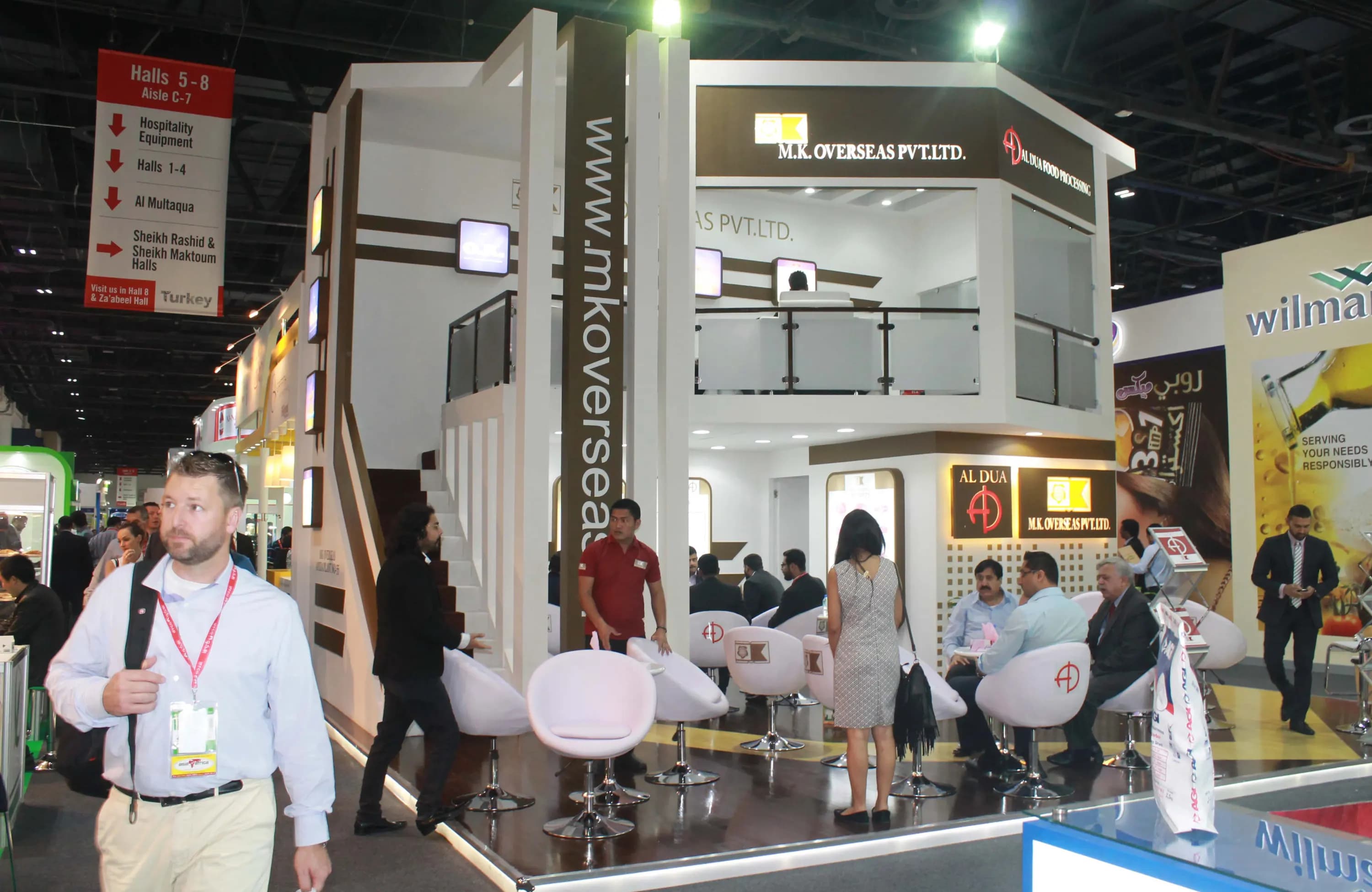 Creative double decker showcase